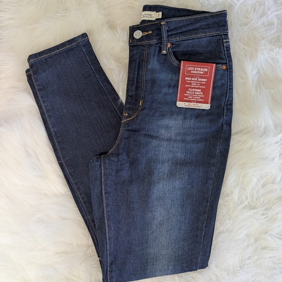 Levi's Denim - 🆕 Levi's Women's Soft Stretch High Waist Skinny Jeans, Classic Dark Wash 26x30